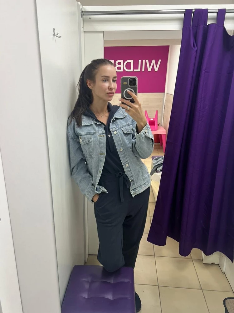 Класс!!!! Именно то что я искала , длина куртки идеальная, комфортная джинса не тонкая и не толстая. Рекомендую!!! P.S Брала размер M