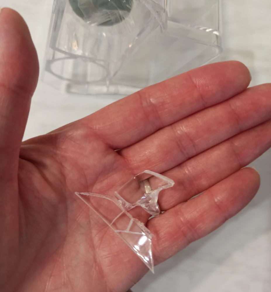 Органайзер сам по себе понравился, но пришёл с отбитым дном((((, очень неприятно