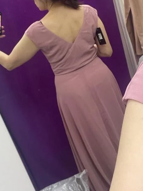 Отличный фасон, но ткань дешевит ((