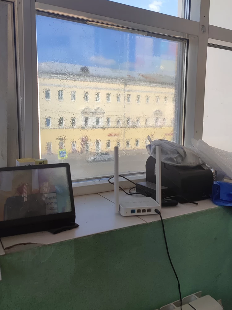 отличная плёнка. легко приклеить.