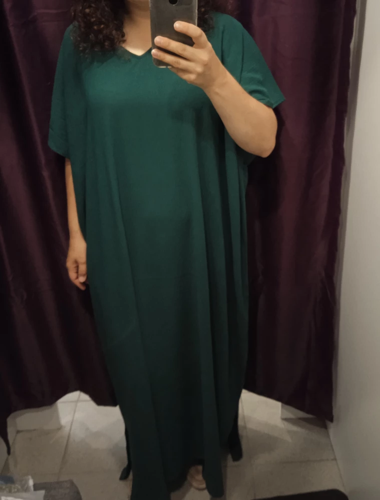 Хорошее свободное платье. Можно с поясом. Но ткань ненатуральная, в жару жарко