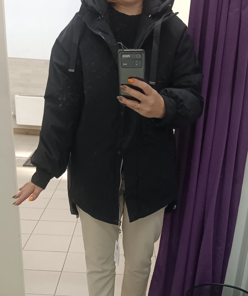 Куртка  классная! Фасон интересный, по размеру подошла идеально. Лёгкая и приятная на ощупь. Рекомендую👍