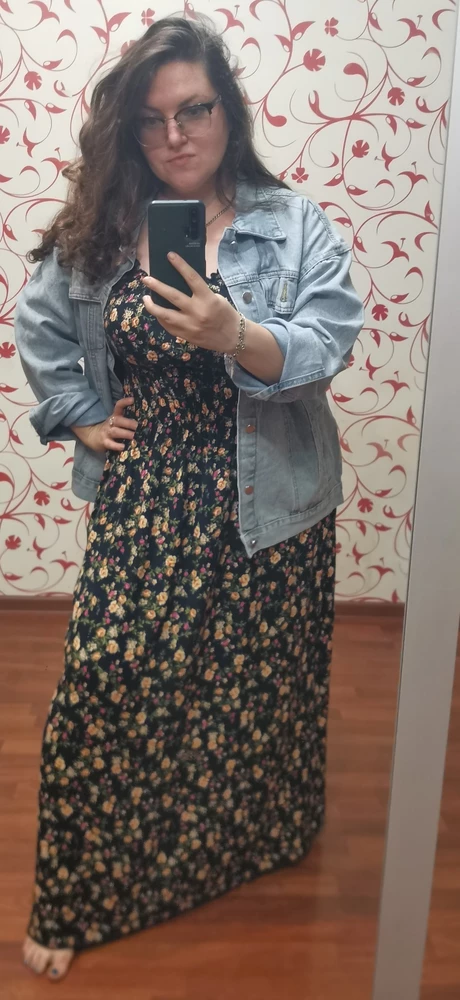 забрала джинсовку, отличное качество джинсы 🔥🔥🔥 она over size, все как я люблю , на мой 50 идеально села,  
ношу вместе с платьем, и также отлично с леггинсами или  джинсами и футболкой ✔️на лето самое то ) берите , качество просто супер 👍 после стирки не садится , пришла аккуратно упакована ( за что продавцу отдельное спасибо). получать вещи аккуратно сложенные это бесценно ❤️