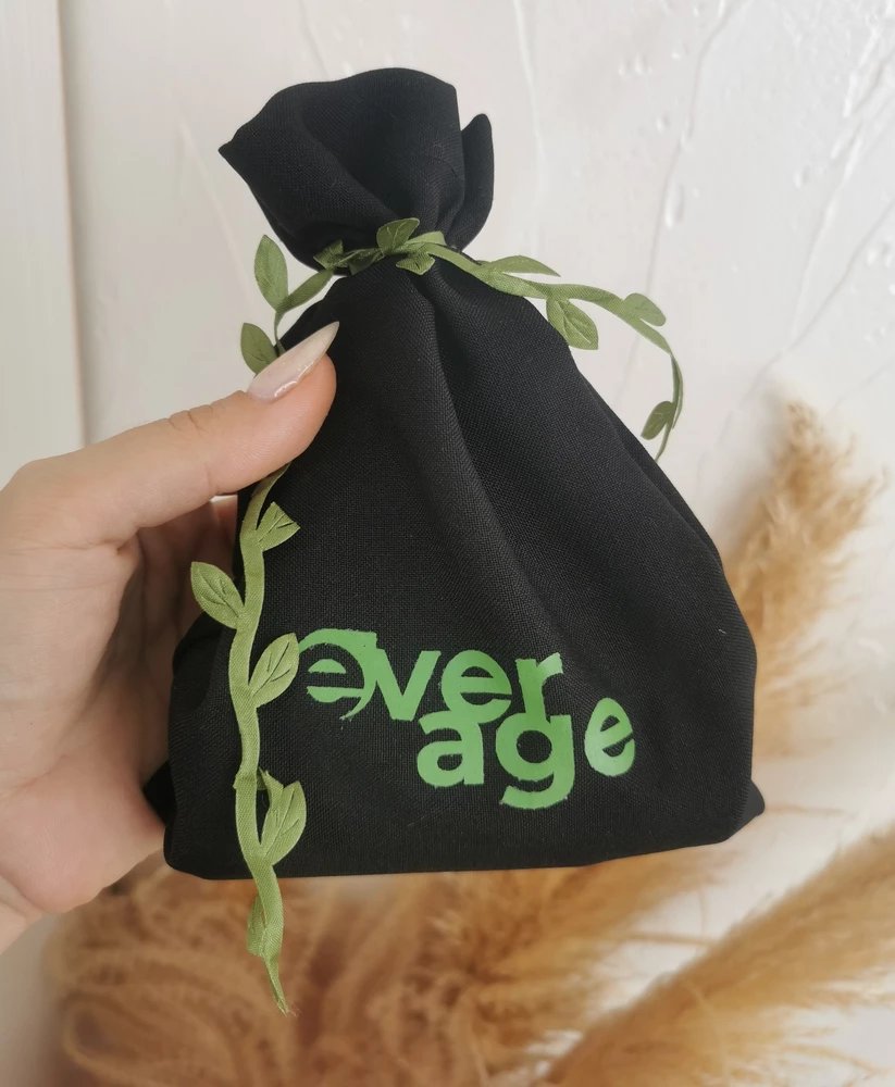 Коллаген заказала для улучшения состояния кожи и волос. Состав хороший! Вообще люблю принимать коллаген именно в капсулах, удобнее. Хочу отметить очень красивую упаковку! Баночка пришла в целости и сохранности. Сверху защитная фольга. Доставка быстрая. Отличная цена. Уже начала принимать. В составе гиалуроновая кислота и витамин С! Это отлично! Ещё порадовало, что произведён в России.