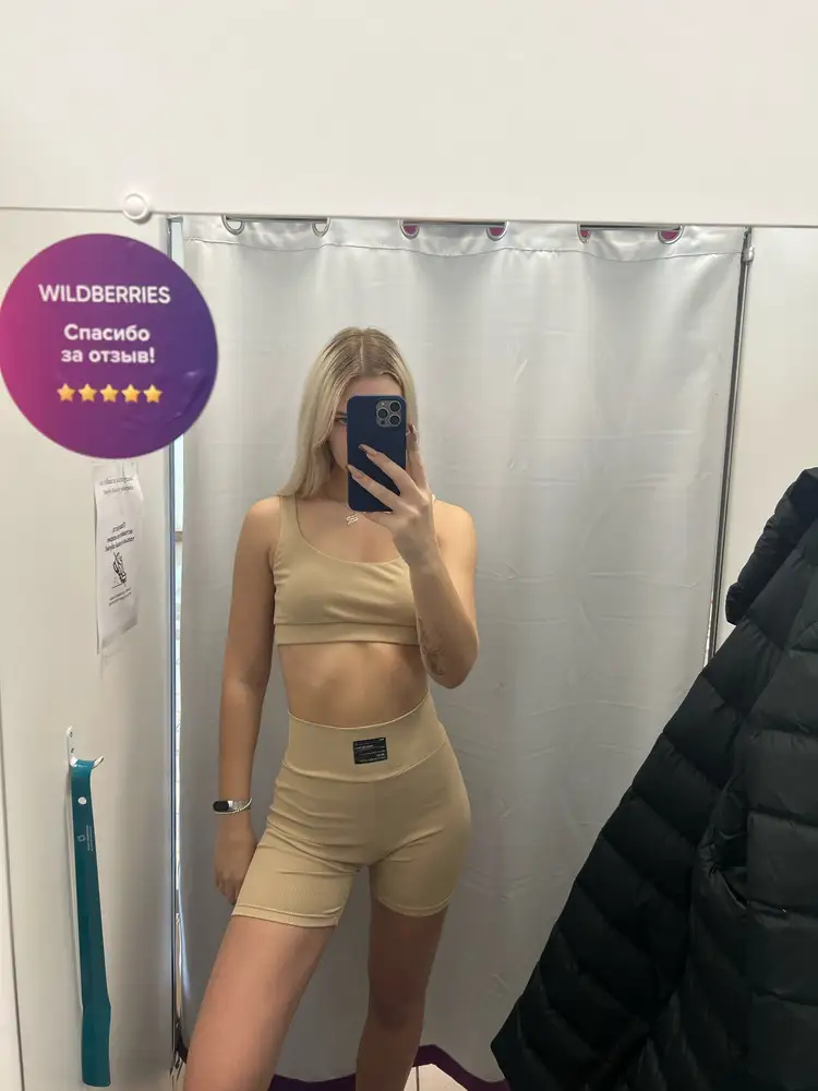 очень даже, но не понятно почему клеймо на топе сзади 🤔 куда гармонично будет, если оно тоже будет спереди