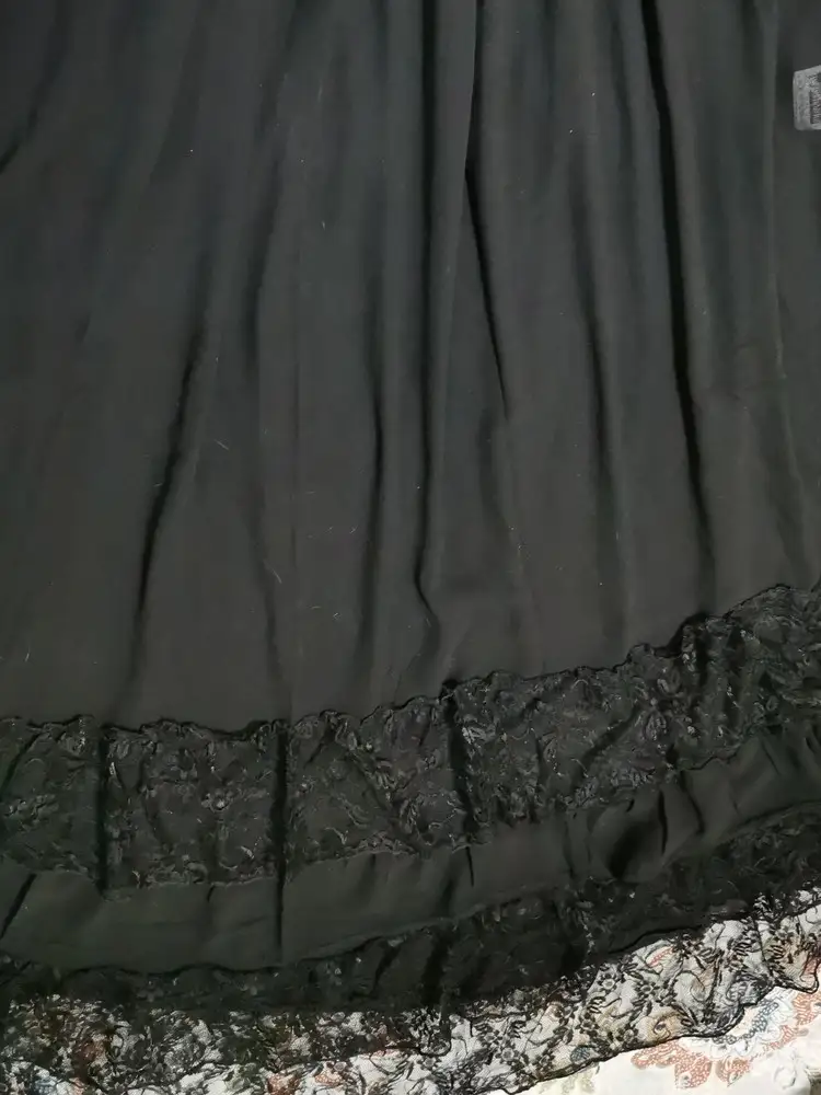 Подьюбник воздушный, легкий с красивым кружевом. Украсил моё платье. Покупкой довольна