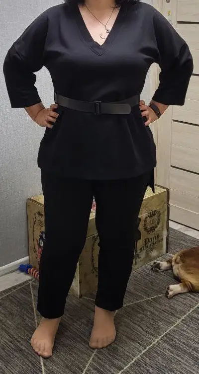 Отличный теплый костюм. Хорошая ткань, цвет насыщенный. Понравилось качество пошива, и что сшито в России. Понравилось как сел и что в комплект входит ремень)