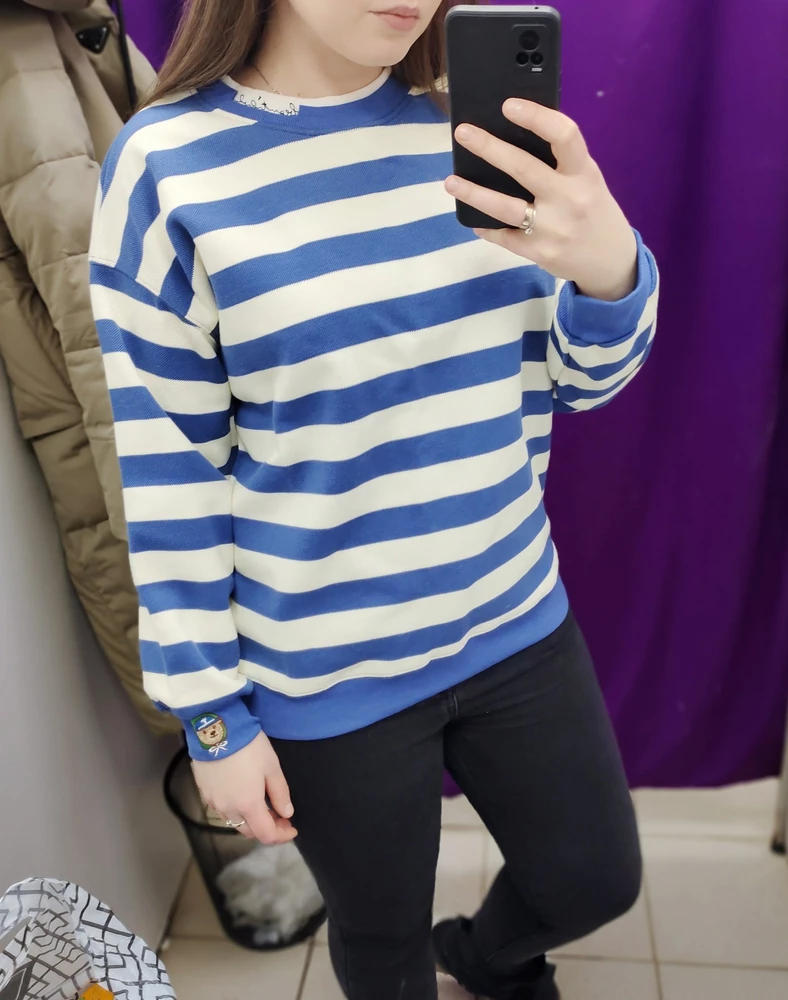 Классная кофта, стильная, к телу очень приятно сидит