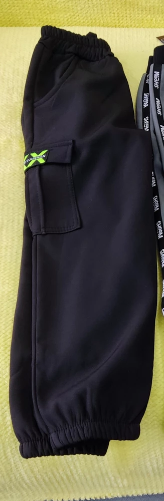 Отличные джоггеры👍 Качественные, приятные к телу. На рост 112 брала 30 размер, сели хорошо. Спасибо💕