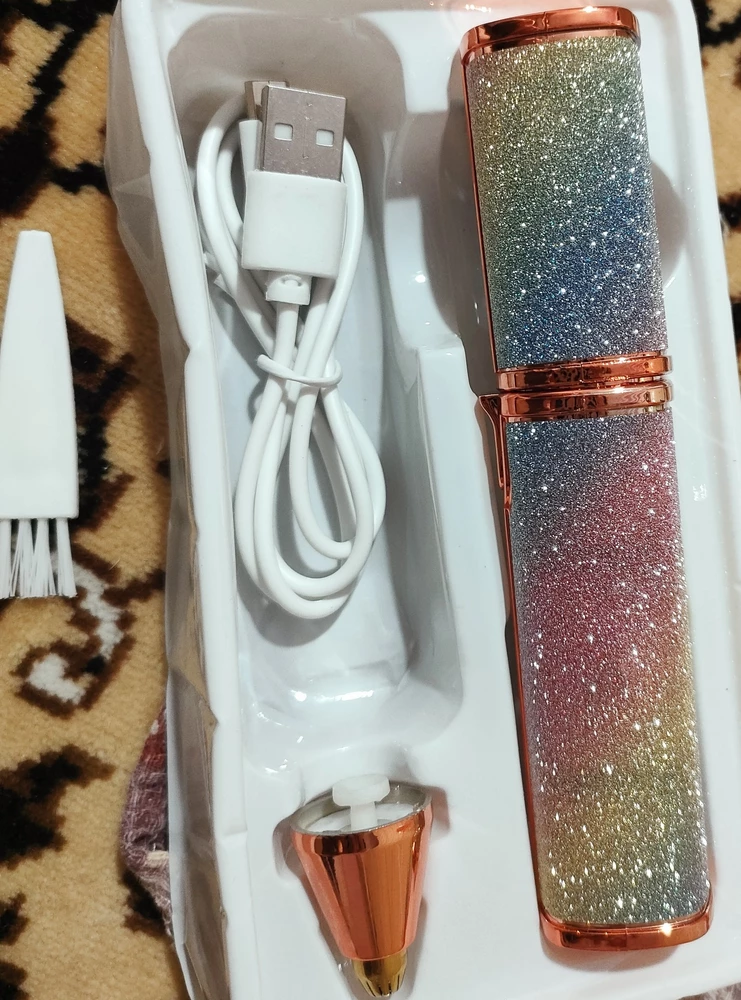 Стильно, красиво, но упаковка вся мятая(не столь важно), и насадка для носа постоянно выскакивает, бесит( но если придерживать пальцем, то нормально). В общем, все понравилось, с задачей справляется