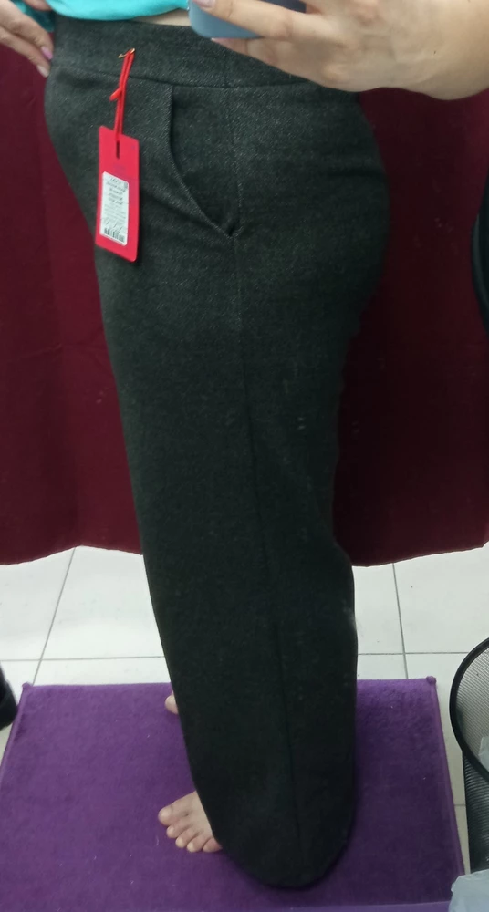 Они просто отличные. На рост 177 как раз. Не слишком короткие но и подрезать не надо. Резинка хорошая, не давит и за счёт нее брюки прекрасно сели. В составе конечно больше синтетики, но ткань очень приятная к телу.