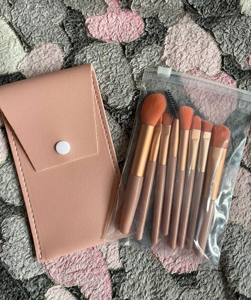 кисти пришли в хорошем качестве, чехол в отличном состоянии, вобщем за такую цену отлично!