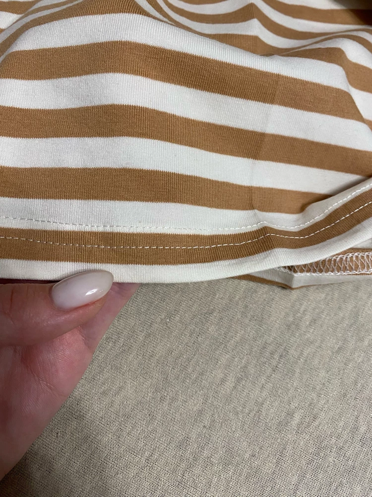 Хорошая футболка , качество 😍 швы ровные