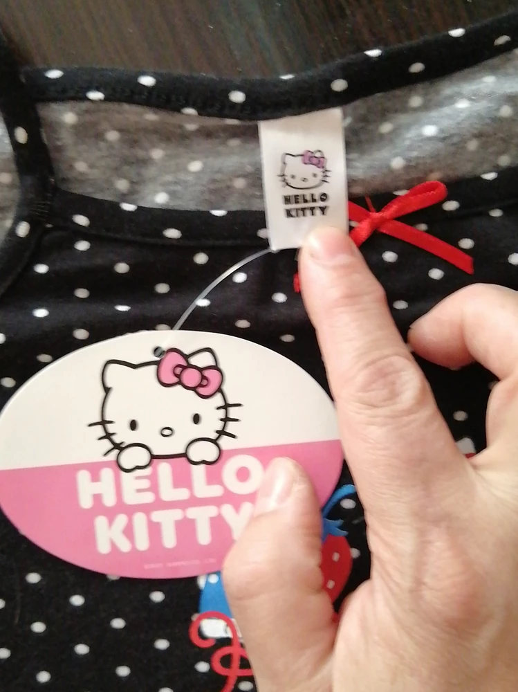 В описании товара фирма batik, а в реалеHello kitty.