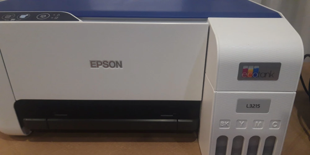 Чернила подходят для модели epson   
L 3215 , cтруйный мфу
,хотя на упаковке не указано. Но сравнили с родными  все совпадает.
Очень рада что чернила этой марки подошли ; жельтые , малиновые, черные.