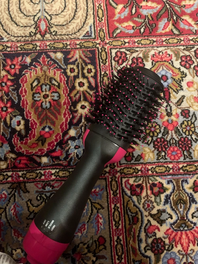 Отличный фен. Купил девушку в командировку. Лёгкий и недорогой.