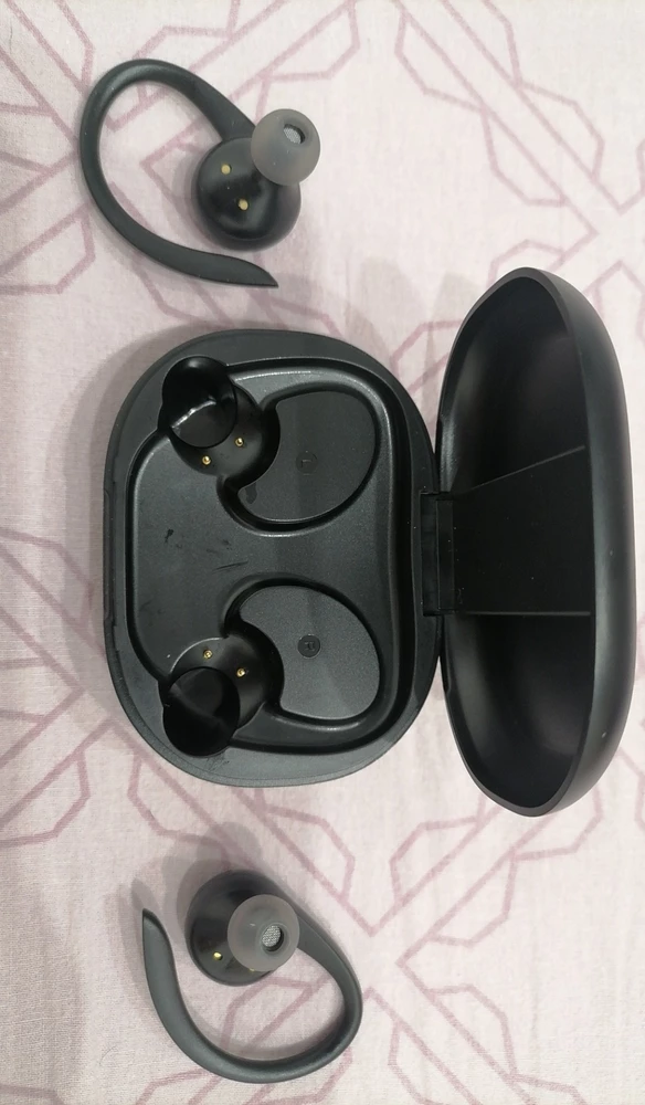 Звук слабый, басов нет от слова совсем, не советую