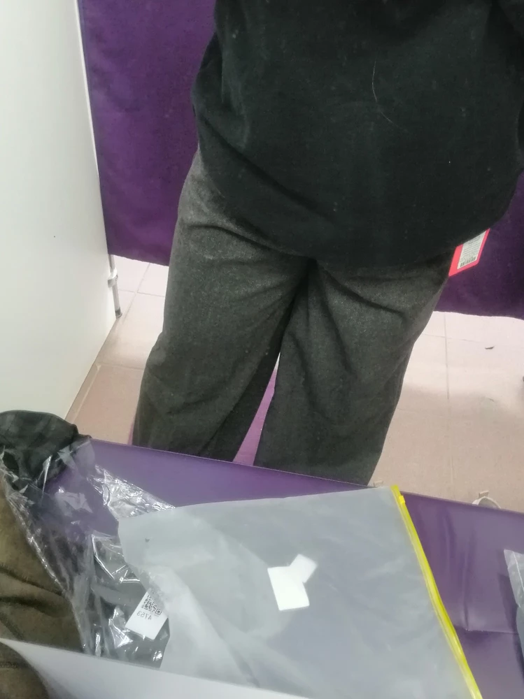 Хорошие тёплые брюки. Материал очень плотный. Широкие. Но не подошёл размер, великоват на ОБ 124 см. Цена тоже очень приемлемая.