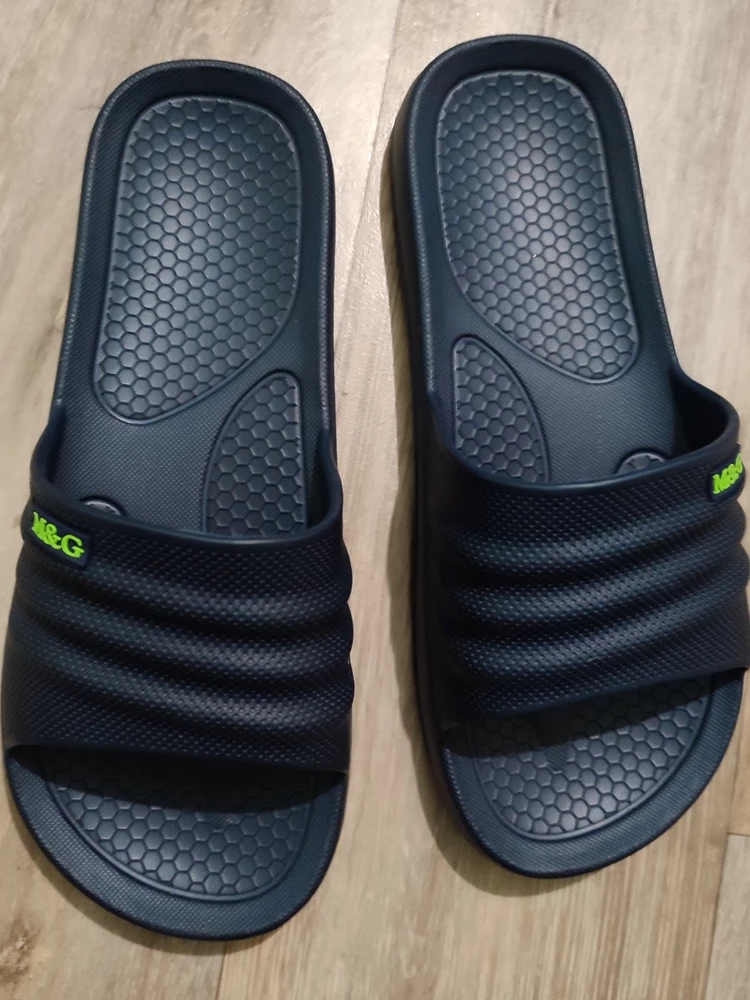 Тапки приехали быстро,упакованы хорошо,надеюсь и качество не подведет)) советую