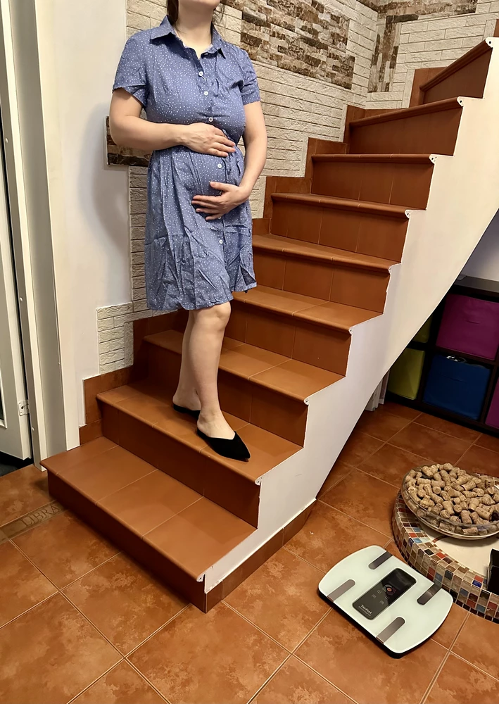 Классное платье халат. Давно такое искала. Ткань лёгкая, приятная, пошив аккуратный. На весну-лето самое то.