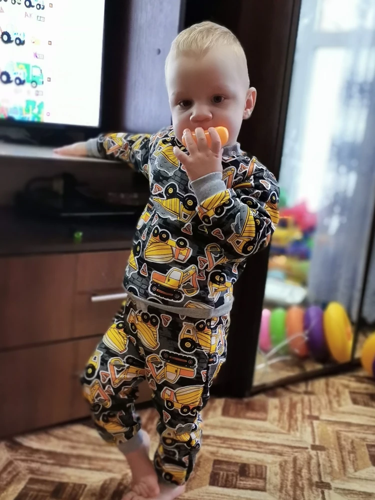 Отличный костюм, размер соответствует. Рекомендую.