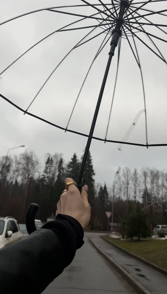 Очень довольна 🥰 давно хотела себе такой зонт. Брала два. Пришли без дефектов. С бирками и с защитным чехлом. Легкие. И для красивых фото самое то. Очень эстетичные 💔