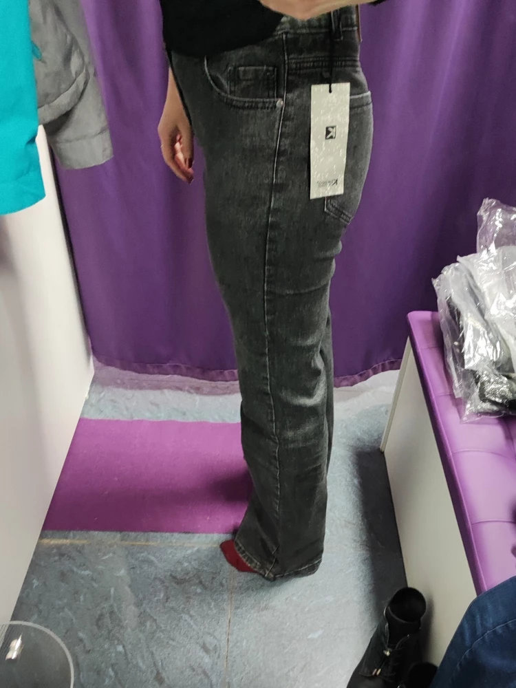 По размерной сетке заказала те, что на рост 170, в итоге они длинные см на 15 ( на фото на носочках стою) на ОТ 78 и ОБ 98 большие оочень сильно. Думаю, это примерно 50 размер по факту. В общем подойдут на высокую крупненькую девушку. Тянуться хорошо.