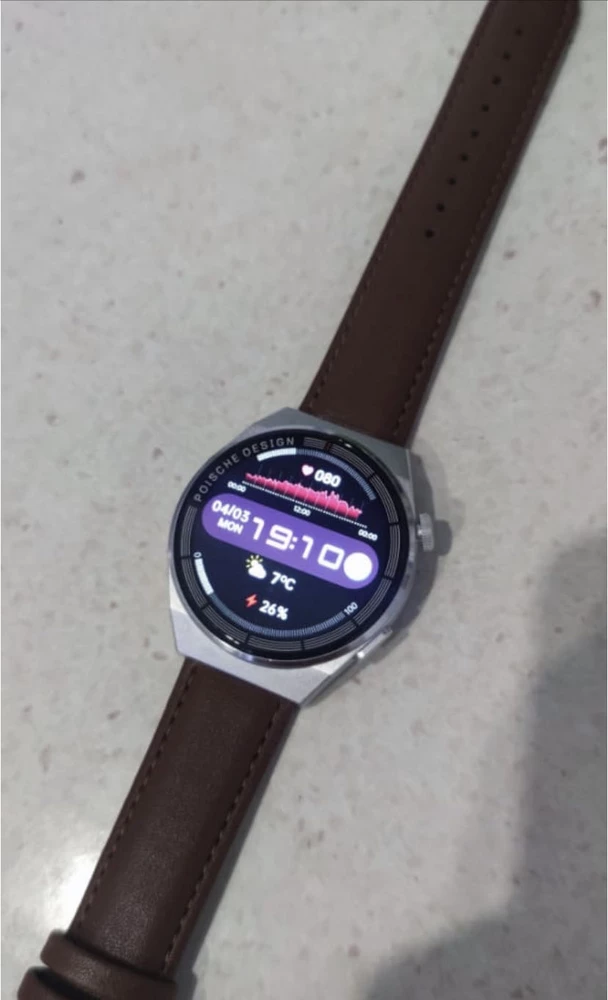 Стильные, функциональные Часы, спасибо продавцу.