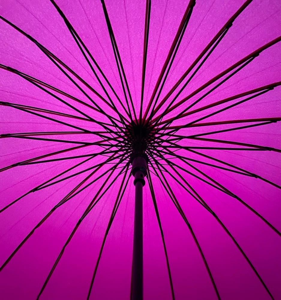 Приехал быстро, упакован качественно. Идеальный цвет, идеальный размер. Огромный, красивущий. И самое главное-чехол!!! Можно носить за спиной!!
Рекомендую.