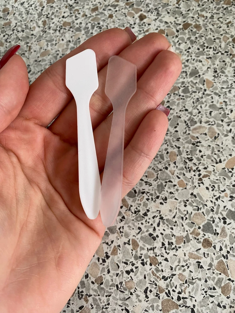 Очень удобные миниатюрные шпатели, для кремов самое то👍🏻