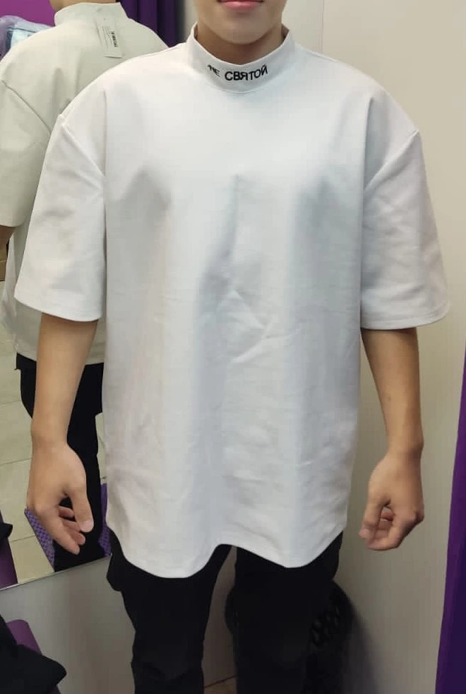 Футболка очень плотная, это не летний вариант, задумка супер, но размерный ряд хотелось бы пошире. Отказ из-за слишком оверсайз эффекта