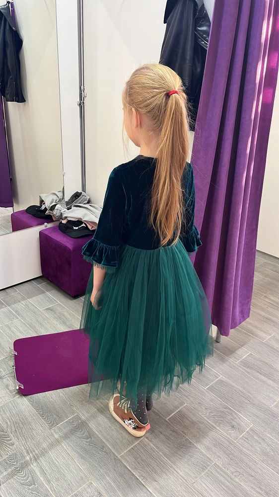 Платье красивое, но хотелось бы чтобы упаковка была не простой пакетик