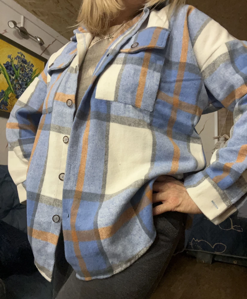 Качество отличное, швы не кривые, нитки ни где не торчат. Как говорится все в поруки размеру подошло.