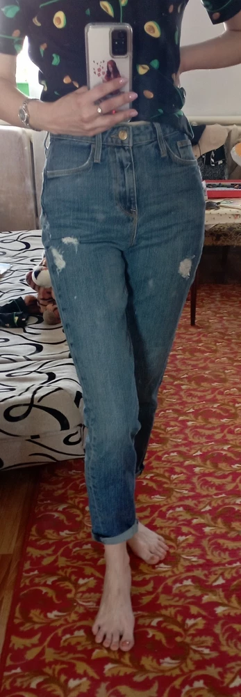 Отличные джинсы! Качество на высоте! Ношу вообще 26 размер, но этой фирмы уже вторые джинсы беру 25 размер, и как на меня сшиты. Очень довольна!