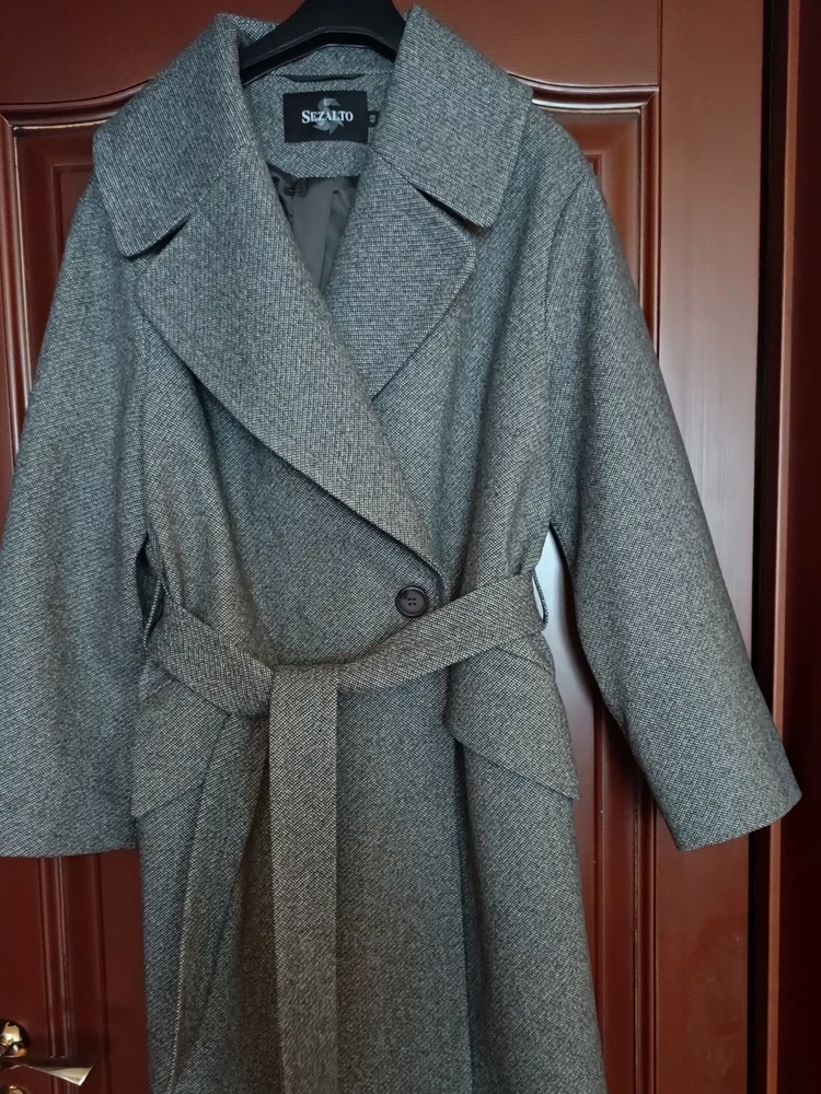 Хорошее пальто, взяла на размер меньше потому что большемерит но это не критично. Очень довольна