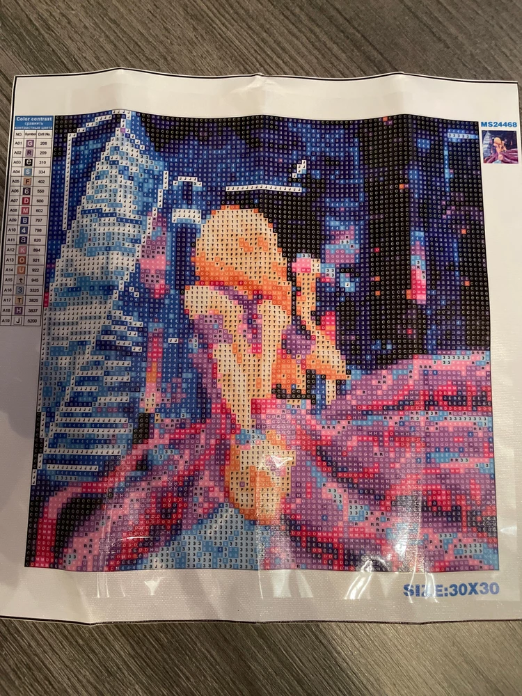 Товар отличный, мне все нравится. И цвета яркие.