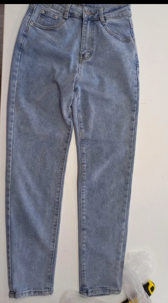 Оказались малы, не соответствуют размерной сетке. Из-за отсутствия бирки с брендом не взяли на возврат, а заявки не одобряют, хотя так же присутствует брак. Что пвз, что продавец работают ужасно, не советую. Осталась без денег.