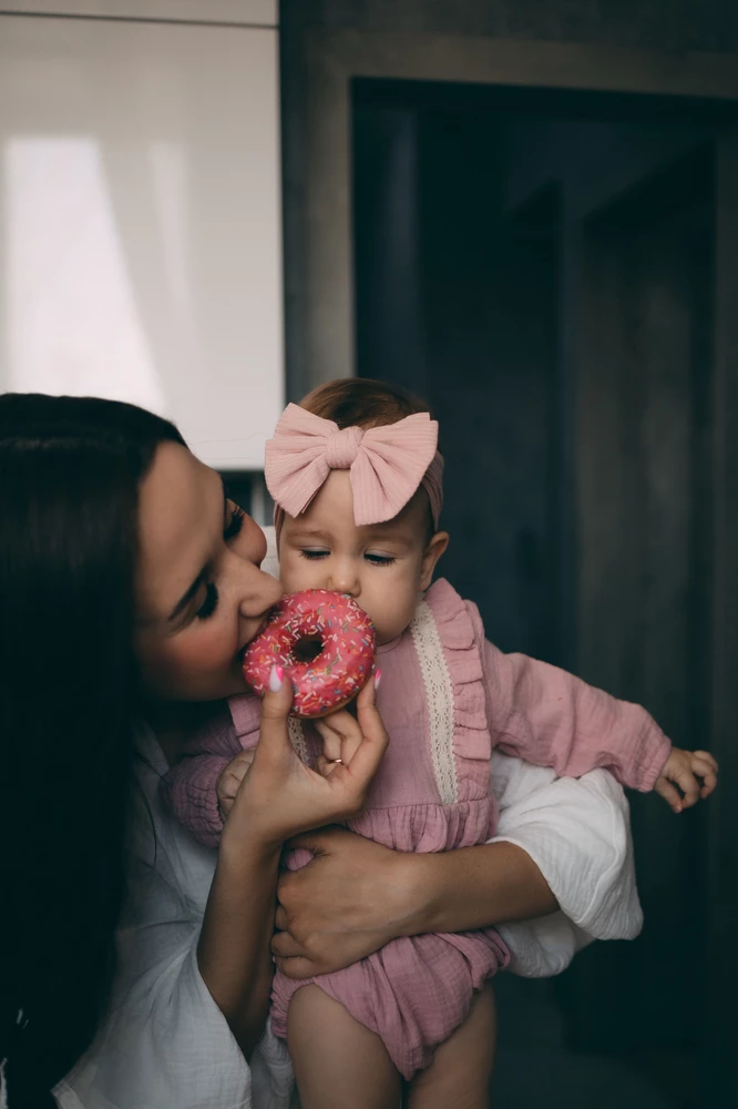 Боди просто в самое сердечко ! Качество отличное 😍 и безумно красивое , брали для фотосессии, но думаю хватит ещё на лето. Малышка 76см рост и вес 8кг. Размер 74 не в притык) спасибо вам большое за такой качественный товар!