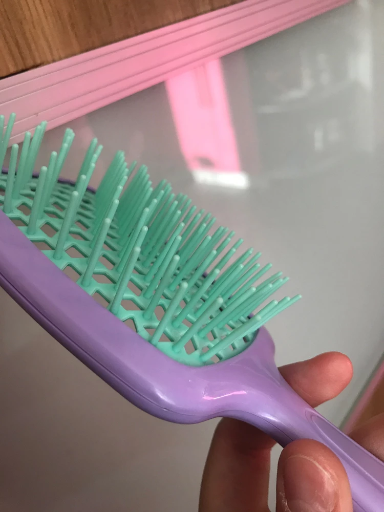 Классная волосы очень гладкие ❤️без болезненно расчёсывает волосы