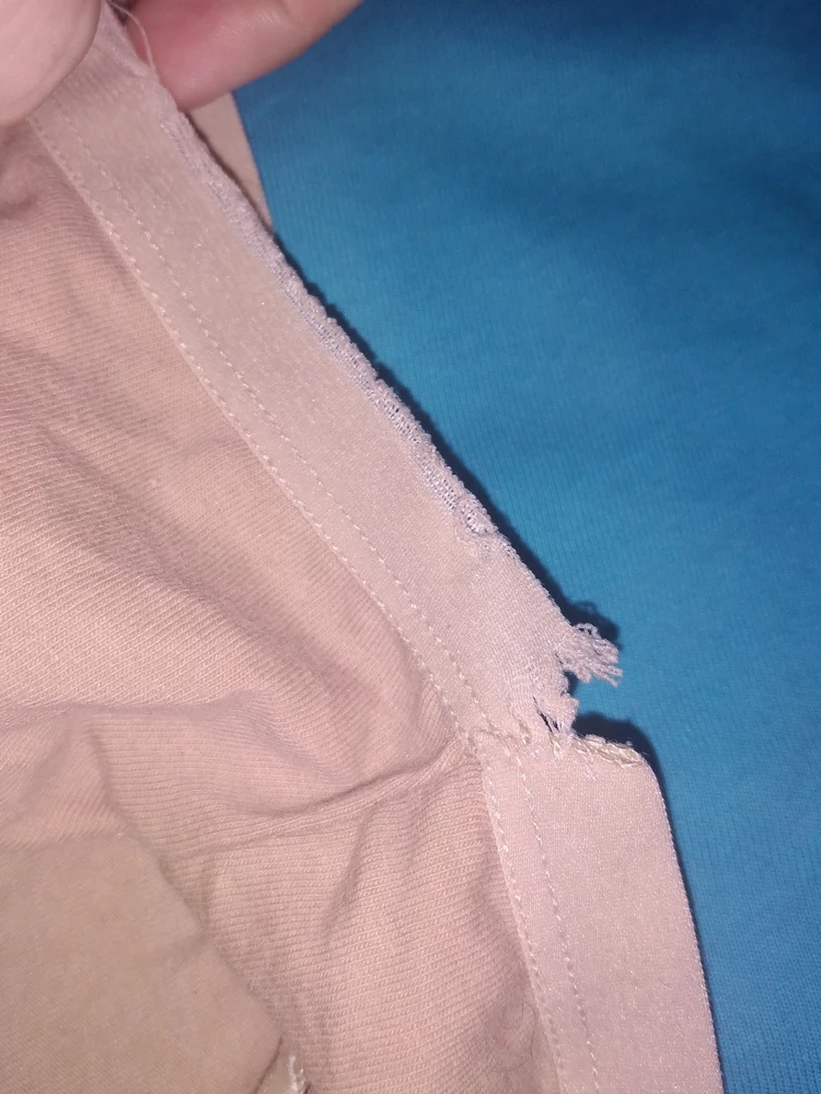 После первой стирки, трусы разошлись по шву и резинка вся расползлась