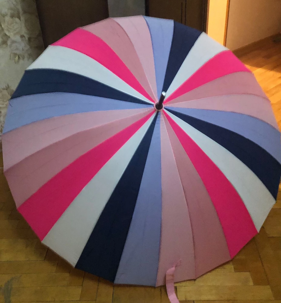 Зонт пришел целый, но цвет не соответствует, ярко-розовый не был заявлен в данной цветовой гамме. Очень расстроило (((