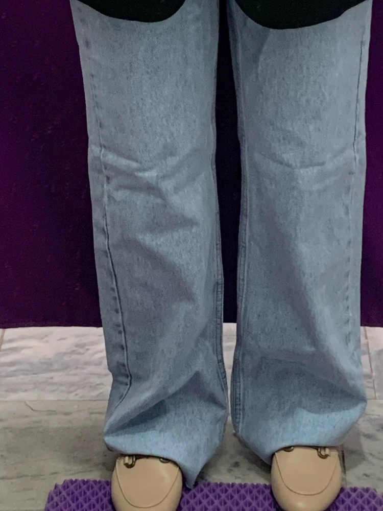 Я считаю пришли джинсы с браком. Боковой шов явно переходит на ногу.  А так не плохие для этой  цены , но я бы хотела завала модель трубами