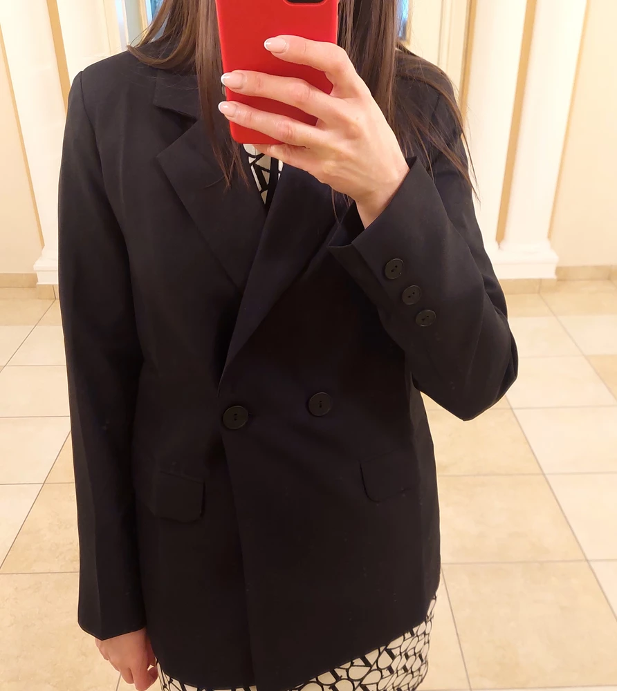 Нормальный классический пиджак.