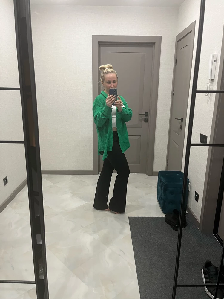 Давно хотела заказать на лето рубашку муслин,выбрала несколько производителей,но остановилась именно на Evbery: во-первых,размер соответсвует заявленной таблице,во-вторых,ткань,как и заявлена,-100% хлопок,шовчик ровные,цвет яркий.Рекомендую!