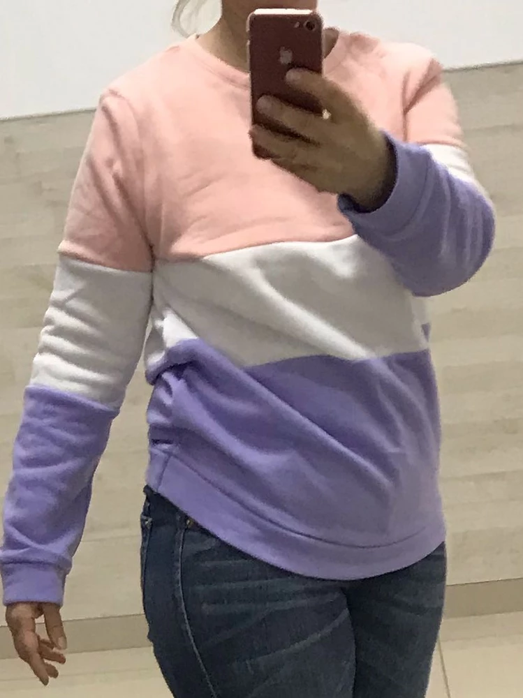 Чудесный свитеров, приятный к телу, спасибо за быструю доставку.